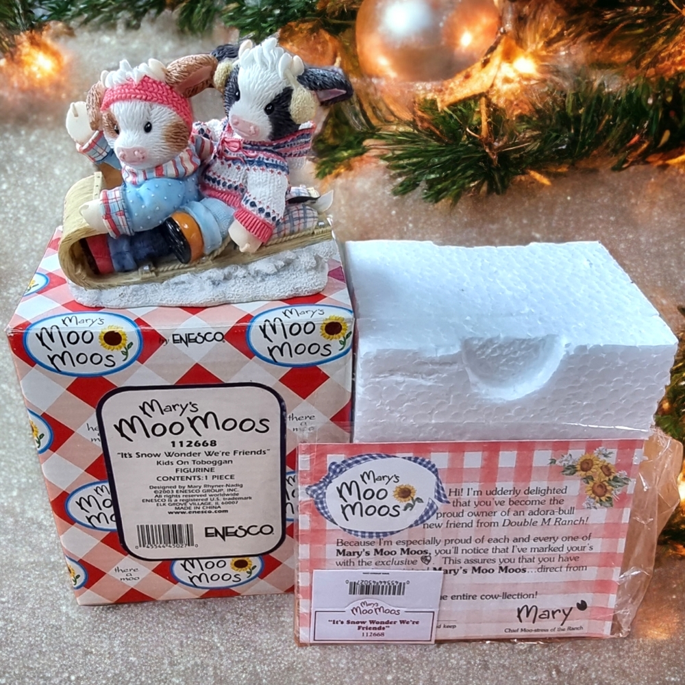 Mary's Moo Moos "It's Snow Wonder We're Friends" Limited Edition Figurine